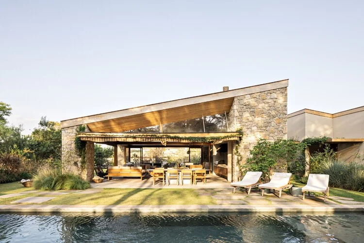 Exploring Modern Minimalism: VLP House by Pascali Semerdjian Arquitetos